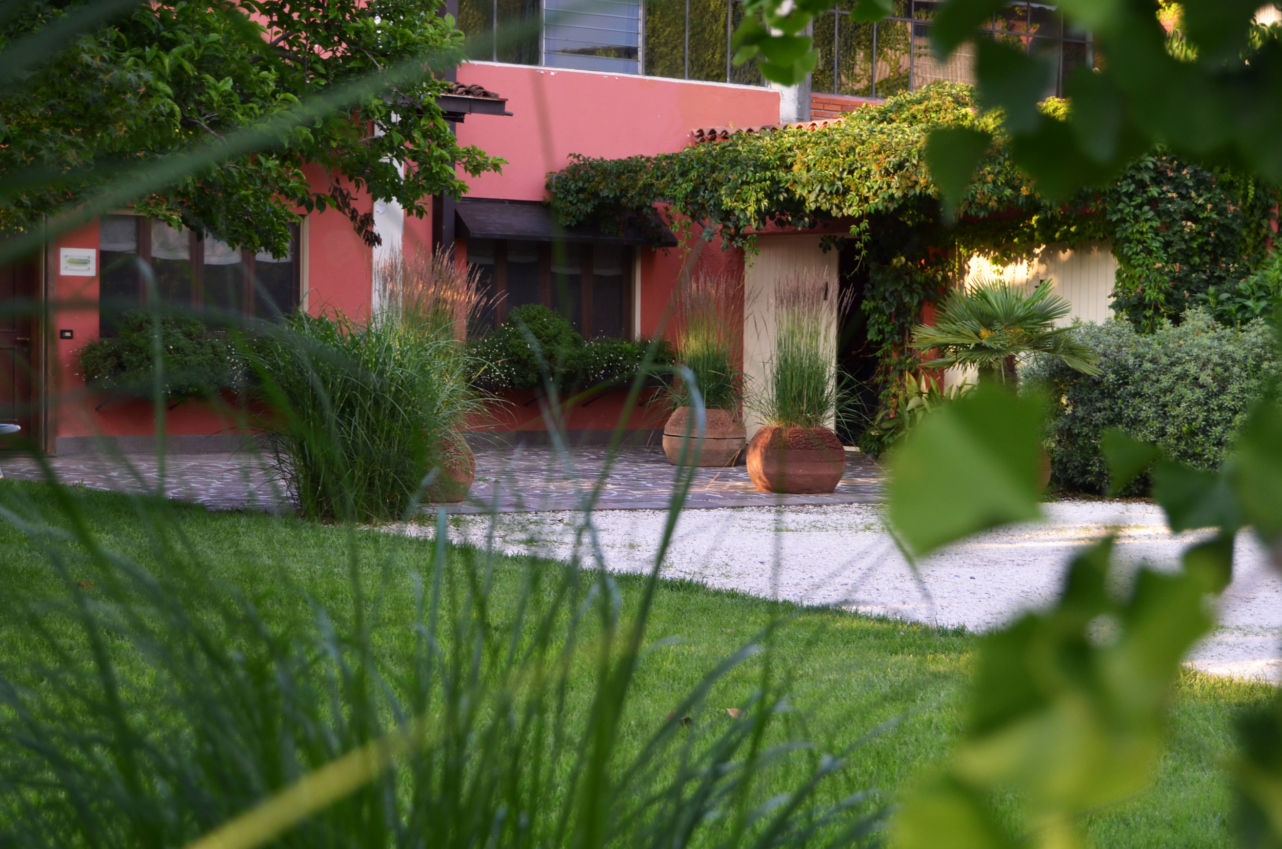 area ex-artigianale, aree in pieno sole senza irrigazione, calamagrostis x acutiflora, miscanthus sinensis